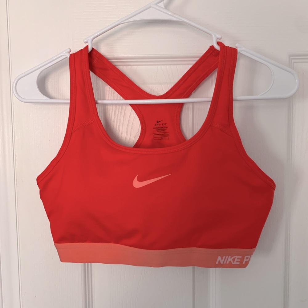 Nike pro sports bra (gently used)